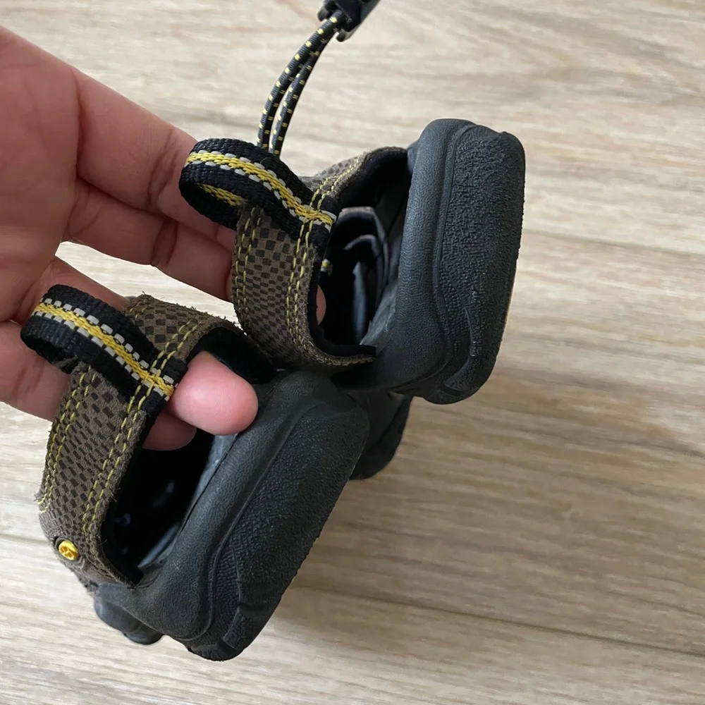 Keen Newport Fisherman Sandals Outdoors Shoes Sz 12 Boys Kids Unisex Waterproof